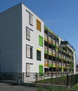 Stores et pergolas immeuble