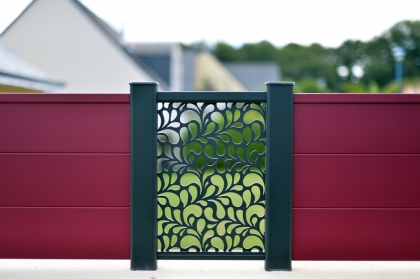 Clôture bicolore avec motif