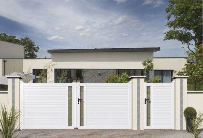 Portail PVC blanc contemporain