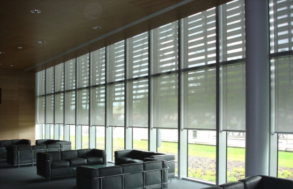 Stores et brise-soleil salle de réception